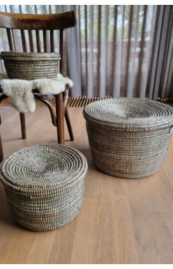 Afrikaanse opbergmand platte deksel zwart uit Senegal