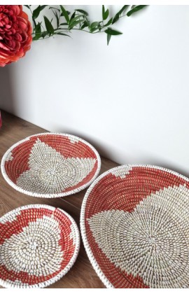 Set afrikaanse zeegras schalen rood wit  